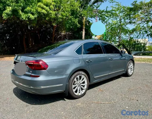 2017 Volkswagen Passat — foto 4 / 10
