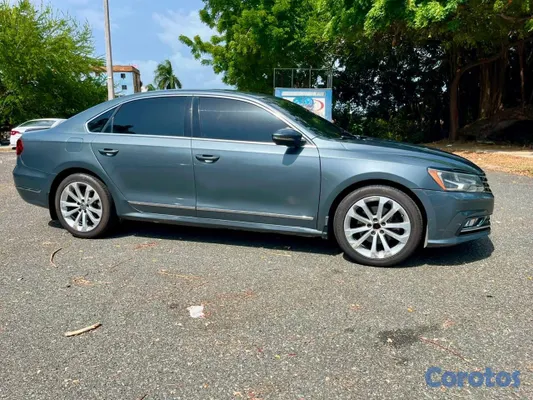 2017 Volkswagen Passat — foto 8 / 10