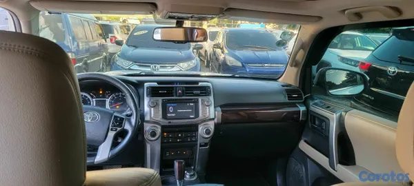 2016 Toyota 4 Runner — foto 8 / 10