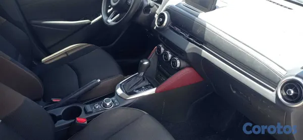 2020 Mazda 2 — foto 3 / 13