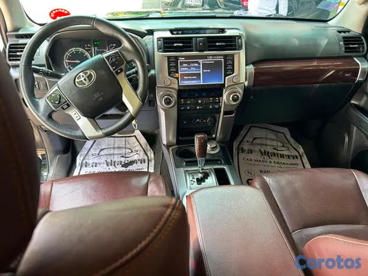 2020 Toyota 4 Runner — foto 4 / 9