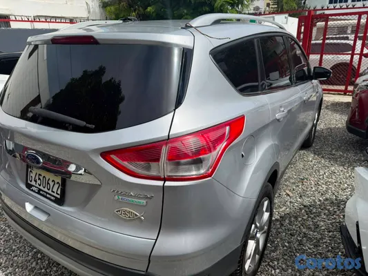 2014 Ford Escape — foto 7 / 9