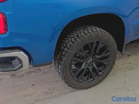 2022 Chevrolet Silverado — foto 2 / 15