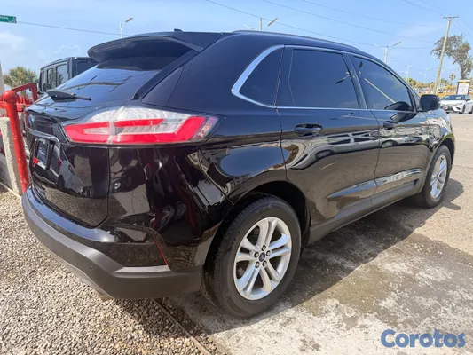 2020 Ford Edge — foto 3 / 9