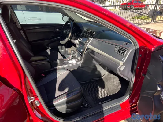 2016 Toyota Camry — foto 5 / 10