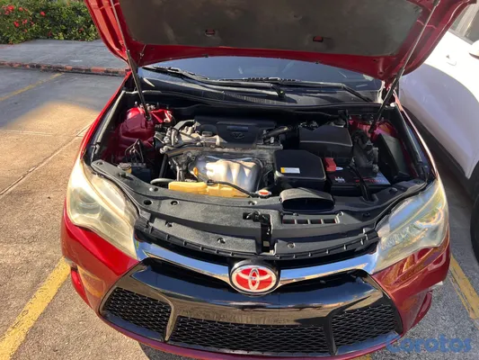 2016 Toyota Camry — foto 8 / 10