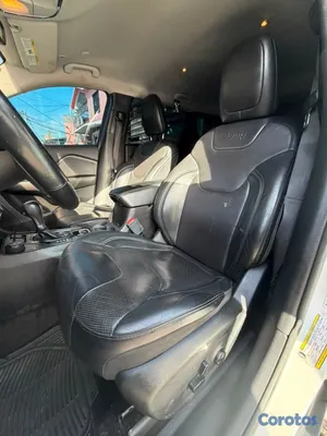 2019 Jeep Cherokee — foto 6 / 8
