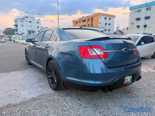 2011 Ford Taurus — foto 9 / 10