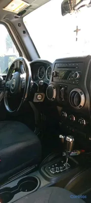 2016 Jeep Sahara — foto 2 / 11