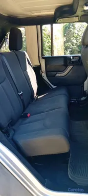 2016 Jeep Sahara — foto 9 / 11