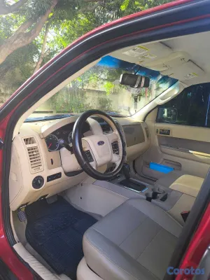 2011 Ford Escape — foto 8 / 11