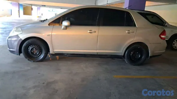 2007 Nissan Tiida — foto 2 / 7
