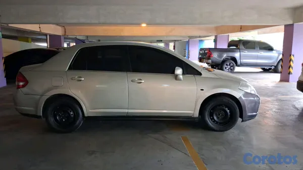 2007 Nissan Tiida — foto 3 / 7