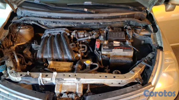 2007 Nissan Tiida — foto 6 / 7