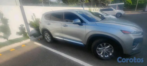 2020 Hyundai Santa Fe — foto 4 / 6