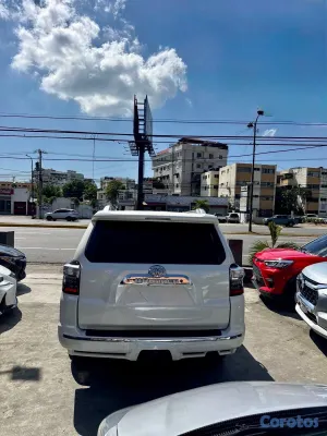 2017 Toyota 4 Runner — foto 6 / 11