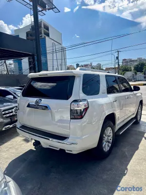 2017 Toyota 4 Runner — foto 8 / 11
