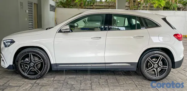 2026 Mercedes-Benz Clase GLA — foto 4 / 11