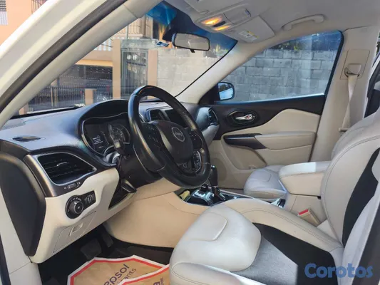 2020 Jeep Cherokee — foto 4 / 10