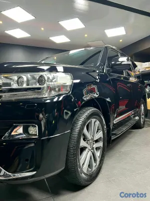 2017 Toyota Land Cruiser — foto 6 / 8