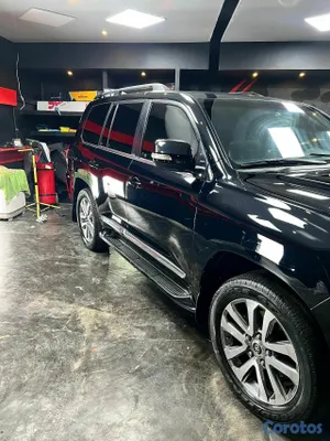 2017 Toyota Land Cruiser — foto 7 / 8