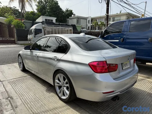 2012 BMW Serie 3 — foto 4 / 12