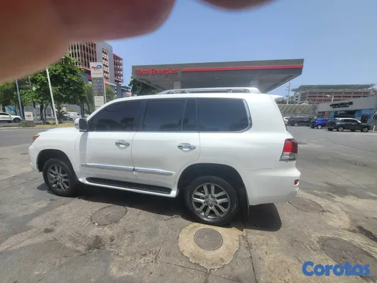 2014 Lexus Lx — foto 8 / 11
