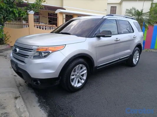 2014 Ford Explorer — foto 2 / 10
