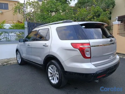 2014 Ford Explorer — foto 5 / 10