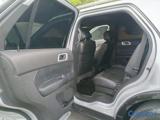 2014 Ford Explorer — foto 8 / 10