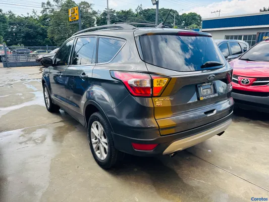 2018 Ford Escape — foto 4 / 10