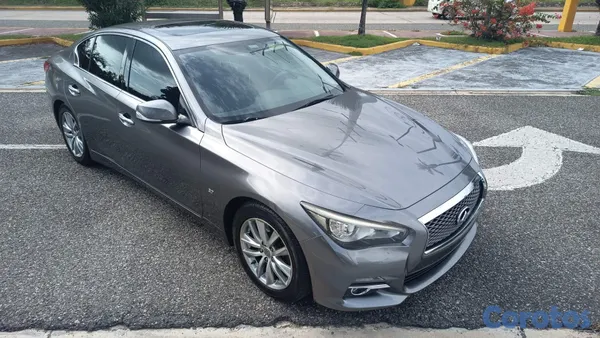 2016 Infiniti Q-50 — foto 2 / 11