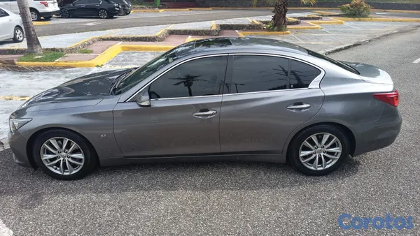 2016 Infiniti Q-50 — foto 7 / 11