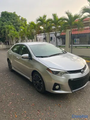2014 Toyota Corolla — foto 5 / 8