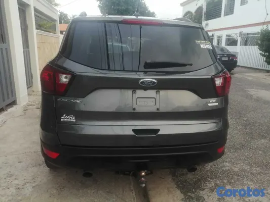 2019 Ford Escape — foto 2 / 10
