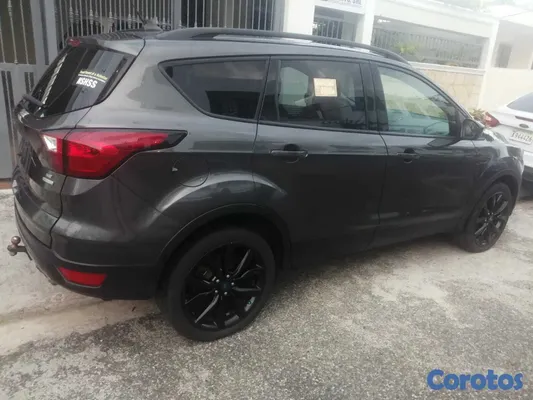 2019 Ford Escape — foto 3 / 10