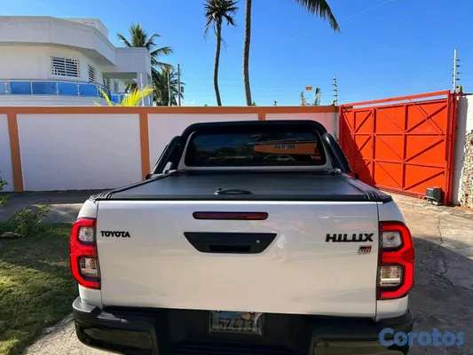2025 Toyota Pick Up — foto 10 / 10