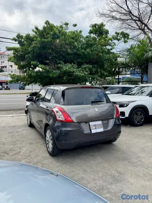 2014 Suzuki Swift — foto 7 / 10