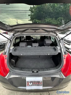 2014 Suzuki Swift — foto 9 / 10