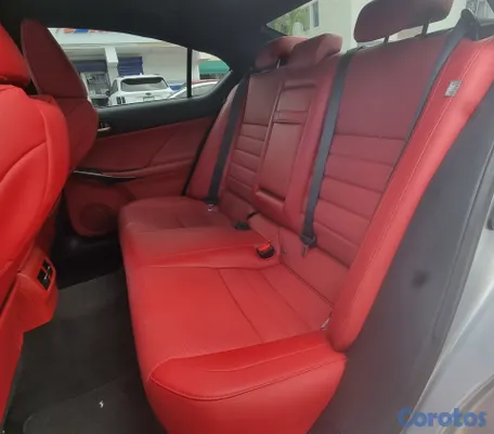 2023 Lexus IS 500 F Sport Performance — foto 8 / 12