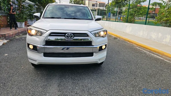 2020 Toyota 4 Runner — foto 15 / 17