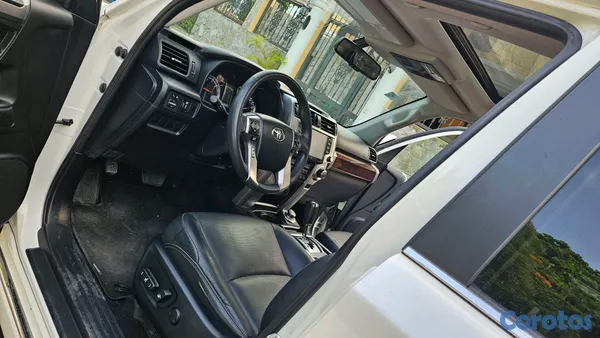 2020 Toyota 4 Runner — foto 16 / 17