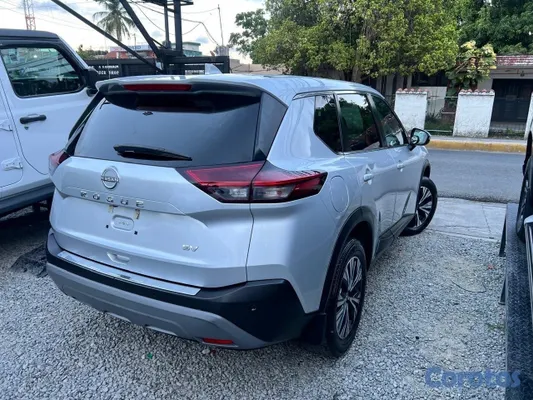 2022 Nissan Rogue — foto 5 / 10