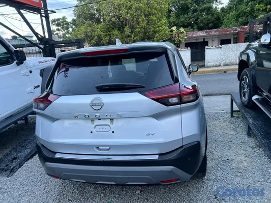 2022 Nissan Rogue — foto 6 / 10