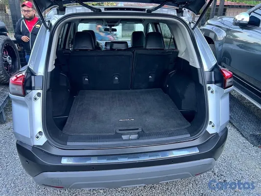 2022 Nissan Rogue — foto 7 / 10