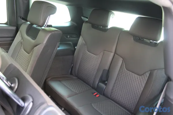 2026 Jeep Commander — foto 7 / 12