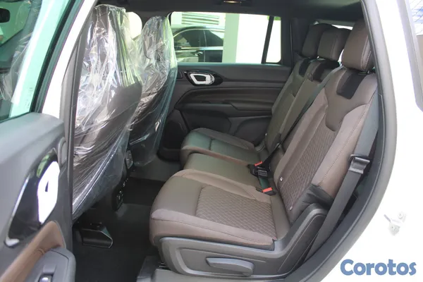 2026 Jeep Commander — foto 9 / 12