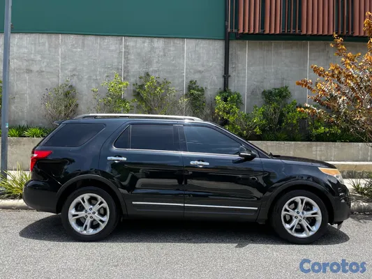 2014 Ford Explorer — foto 6 / 19