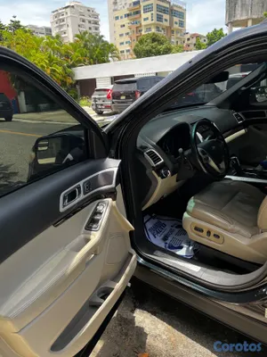 2014 Ford Explorer — foto 9 / 19