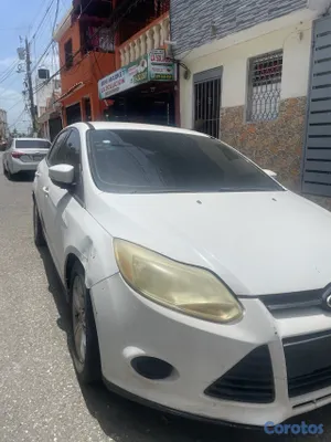 2014 Ford Focus — foto 2 / 4